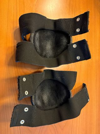 Guantes y rodilleras de hockey Azemad Eclipse.