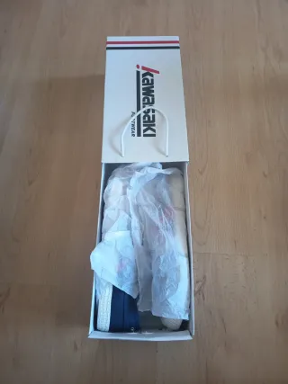 Zapatillas Kawasaki Azul y Blanco nuevas sin usar