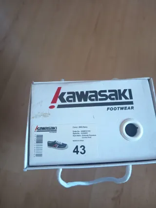 Zapatillas Kawasaki Azul y Blanco nuevas sin usar