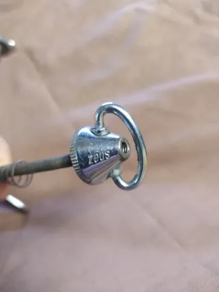 2 Cierres Ruedas Zeus Delanteros