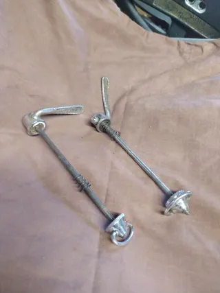 2 Cierres Ruedas Zeus Delanteros