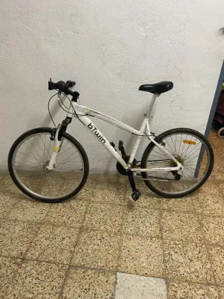 Bicicleta de Montaña Btwin Blanca