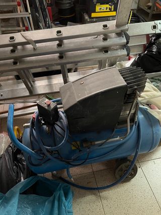 Compresor de aire azul