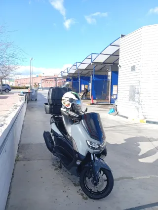 Yamaha NMAX 125 2023 gris