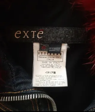 Chaqueta vaquera Exte con cuello rojo