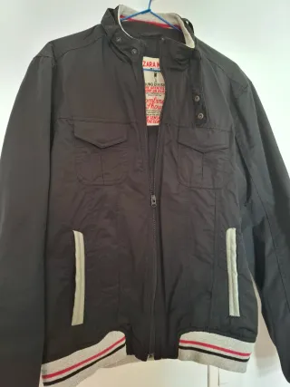 Cazadora Zara Negra con Detalles Grises