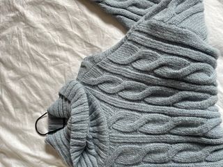 Jersey de punto trenzado gris