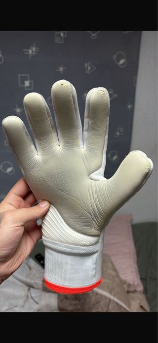 Guantes de portero de lunin con sus  modificacione