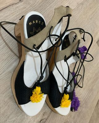 Sandalias MARZEZ negras y moradas