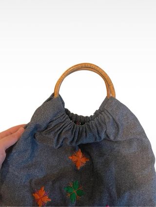 Borsa vintage tessuto con manico in bambù