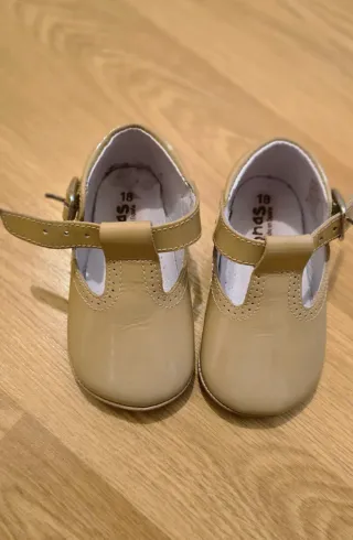 Zapatos bebe talla 18 Pisamonas charol