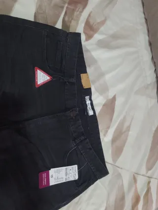 Pantalón vaquero hombre negro