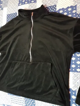 Felpa ciniglia Beloved nera