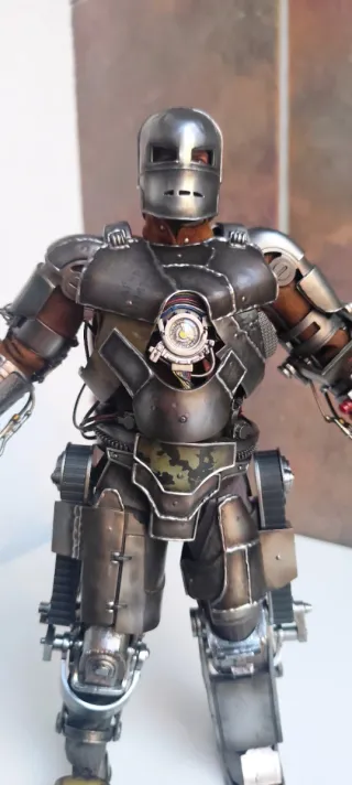 Hot Toys Iron Man Mark I 1/6 DIECAST