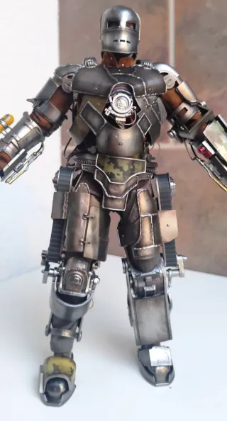 Hot Toys Iron Man Mark I 1/6 DIECAST