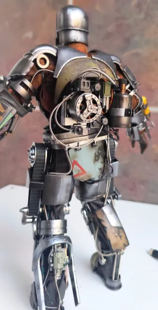 Hot Toys Iron Man Mark I 1/6 DIECAST