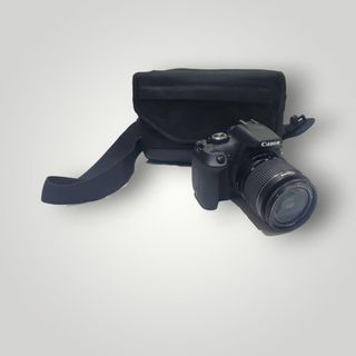 CAMARA CANON EOS 2000D + OBJETIVO EFS 18-55MM + FUNDA + CARGADOR + ACCESORIO