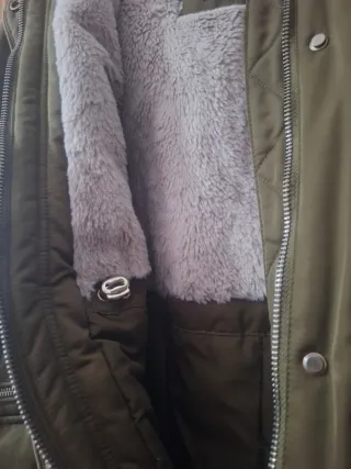 Abrigo de invierno verde oliva