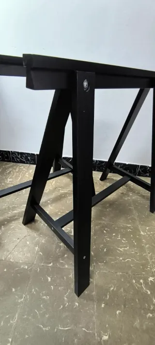 2 Cavalletti in legno neri ODDVALD di Ikea