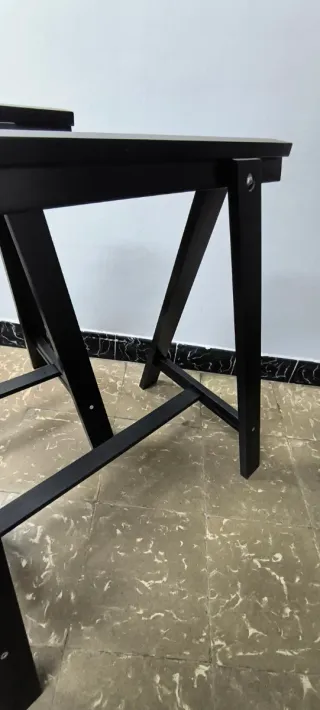 2 Cavalletti in legno neri ODDVALD di Ikea