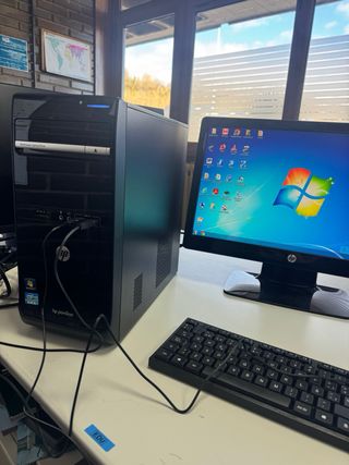 PC HP Completo: Pantalla, Teclado y Ratón