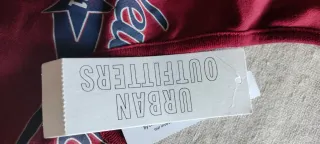 Camiseta sin estrenar Urban Outfitters