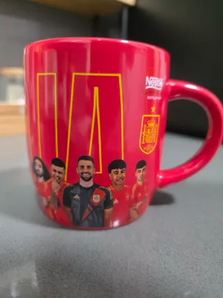 Taza Colección Nestle Futbolista Dean Huijsen