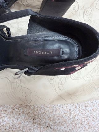 Zapatos de tacón Uterqüe seda bordada T40