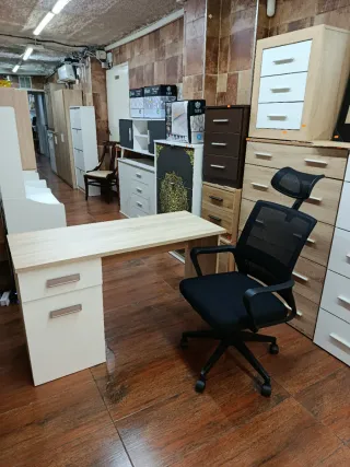 Mesa escritorio madera y cajones