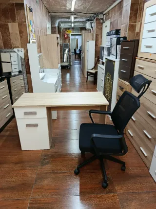 Mesa escritorio madera y cajones