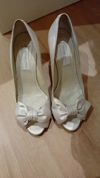 Vestido Novia, Faldón y Zapatos.