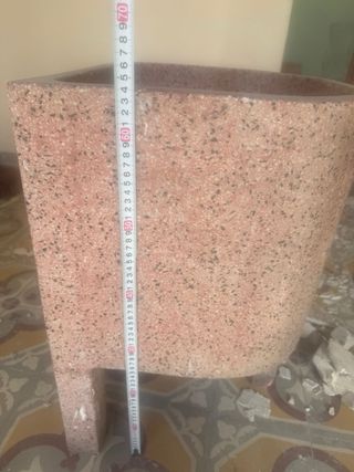 Pila de piedra rústica