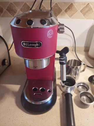 Cafetera DeLonghi Roja