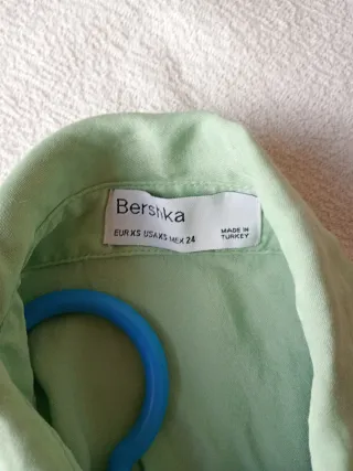 Camisa Bershka verde menta
