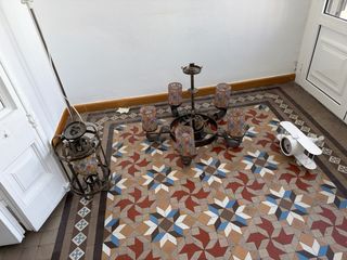 Lámpara de techo antigua de metal y cristal