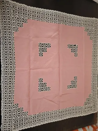 Tovaglietta the rosa antico con pizzo