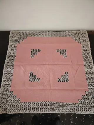 Tovaglietta the rosa antico con pizzo