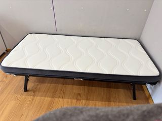 Somier con patas y colchón ( sin usar ) 90x 190