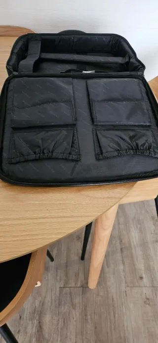 Maletín portátil TARGUS