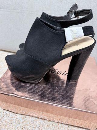 Zapatos de tacón negros talla 39