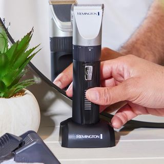 Remington Máquina de Cortar Pelo HC5811 + Maletín