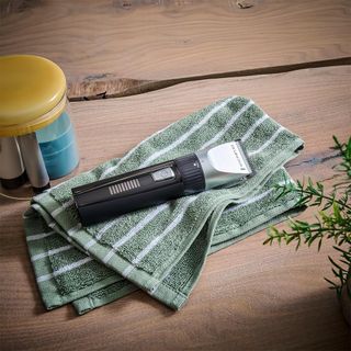 Remington Máquina de Cortar Pelo HC5811 + Maletín