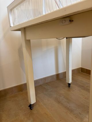 Mesa de trabajo con ruedas 100x100