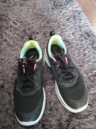 Zapatillas Skechers Talla 36.5 Negro/Rosa