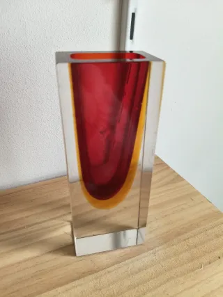 Vaso Murano Sommerso elegante con pesce