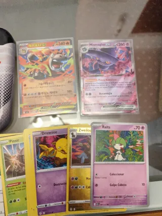Lata Pokémon blac/white + 50 Cartas Español