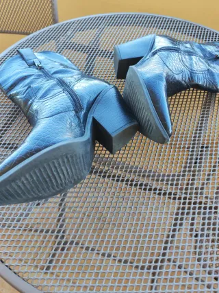 Stivaletti neri donna effetto coccodrillo