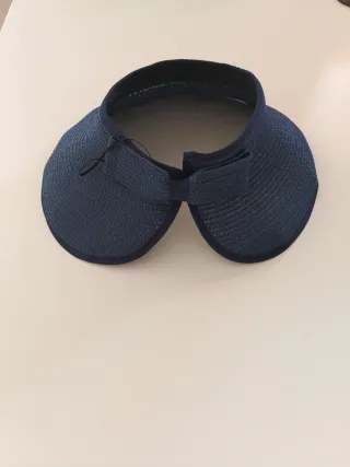 Sombrero de playa azul