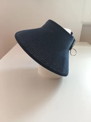 Sombrero de playa azul