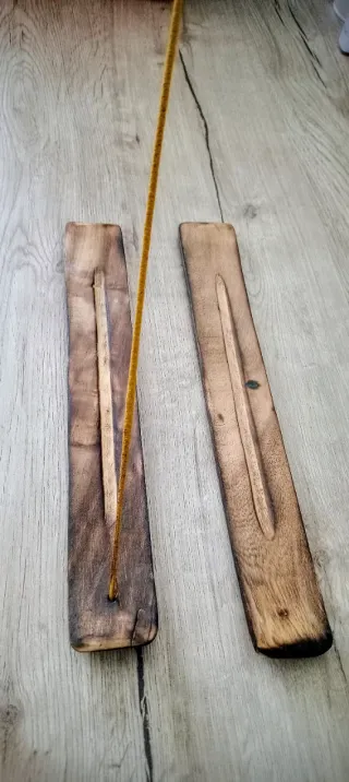 Due porta incenso in legno